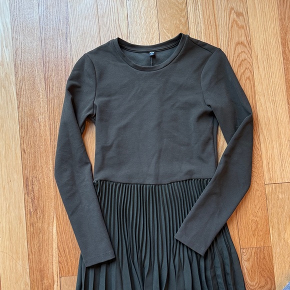 Uniqlo Midi Dress - XS - Picture 2 of 2